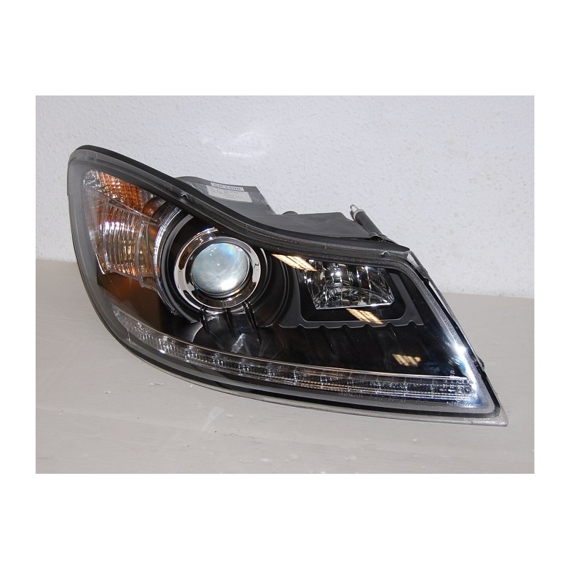 FAROS DELANTEROS LUZ DE DIA SKODA OCTAVIA '01 BLACK